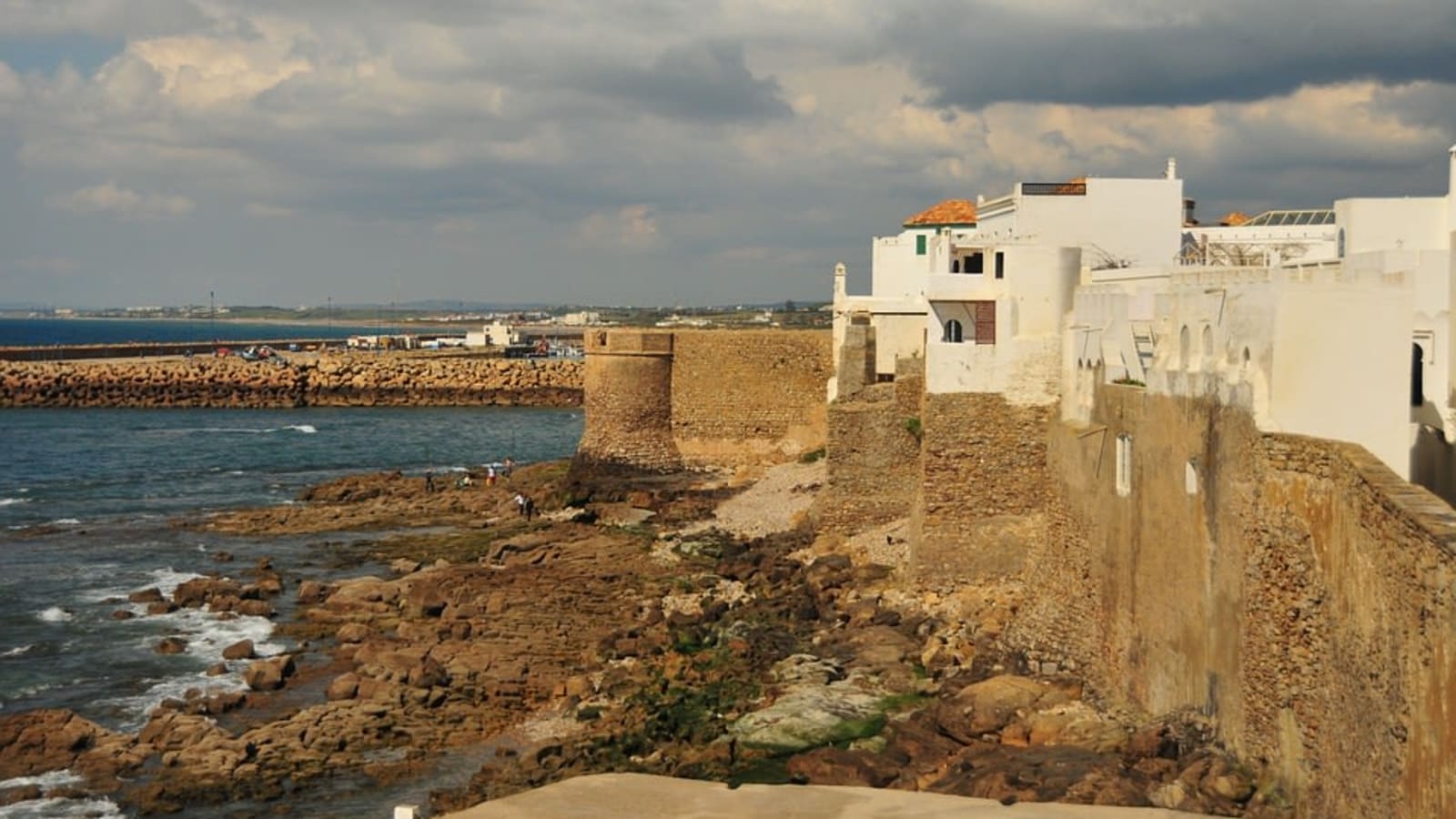 Full-Day Asilah Town and Beach Tour with Medina and Ramparts