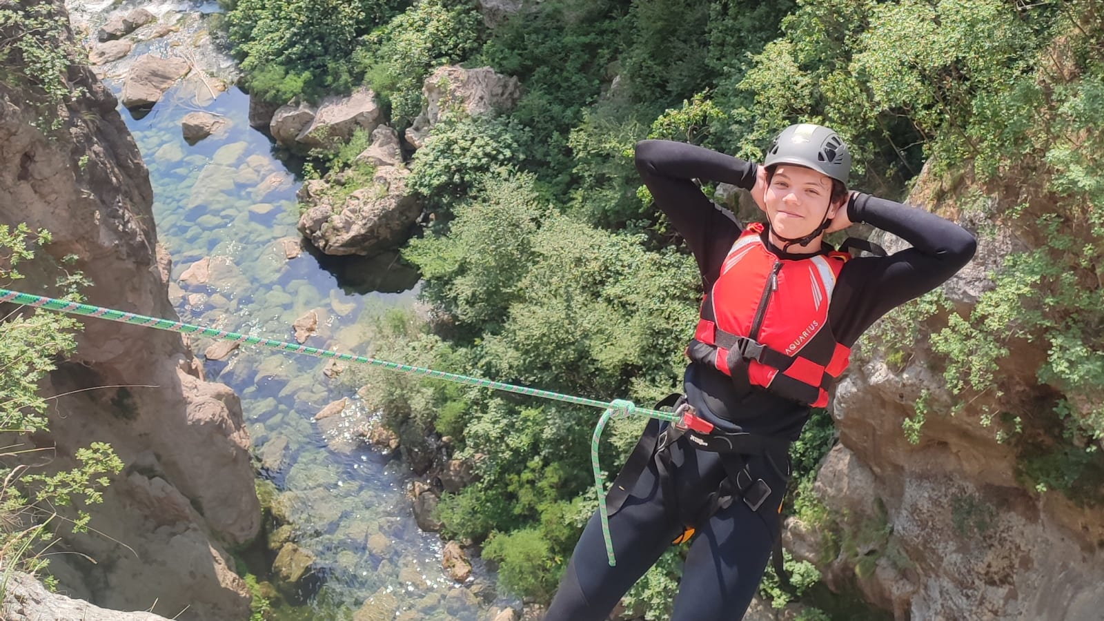 4-Hour Cetina River Extreme Canyoning with Gubavica Waterfall Abseil