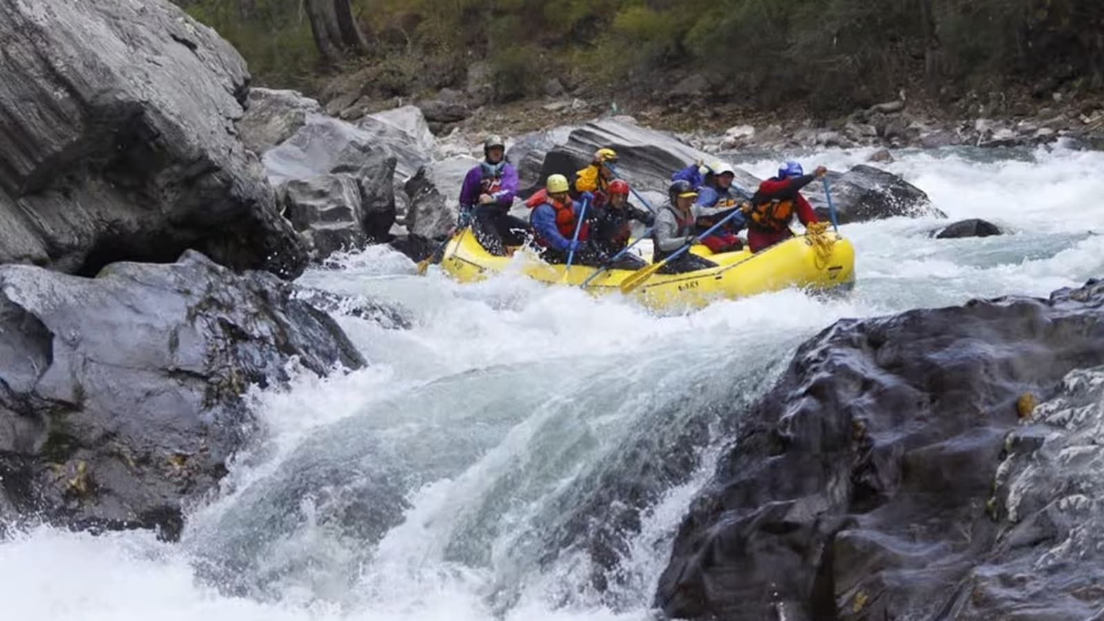 5-Day Bhutan River Rafting and Cultural Tour in Paro and Thimphu
