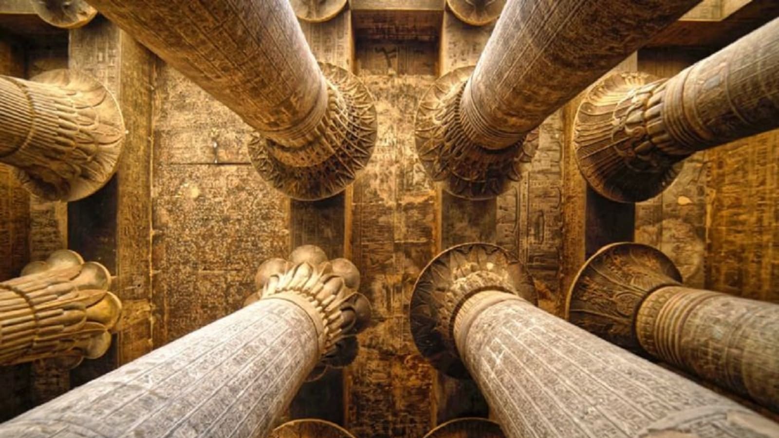 10-Hour Luxor to Aswan Temple Transfer Tour via Esna Edfu and Kom Ombo