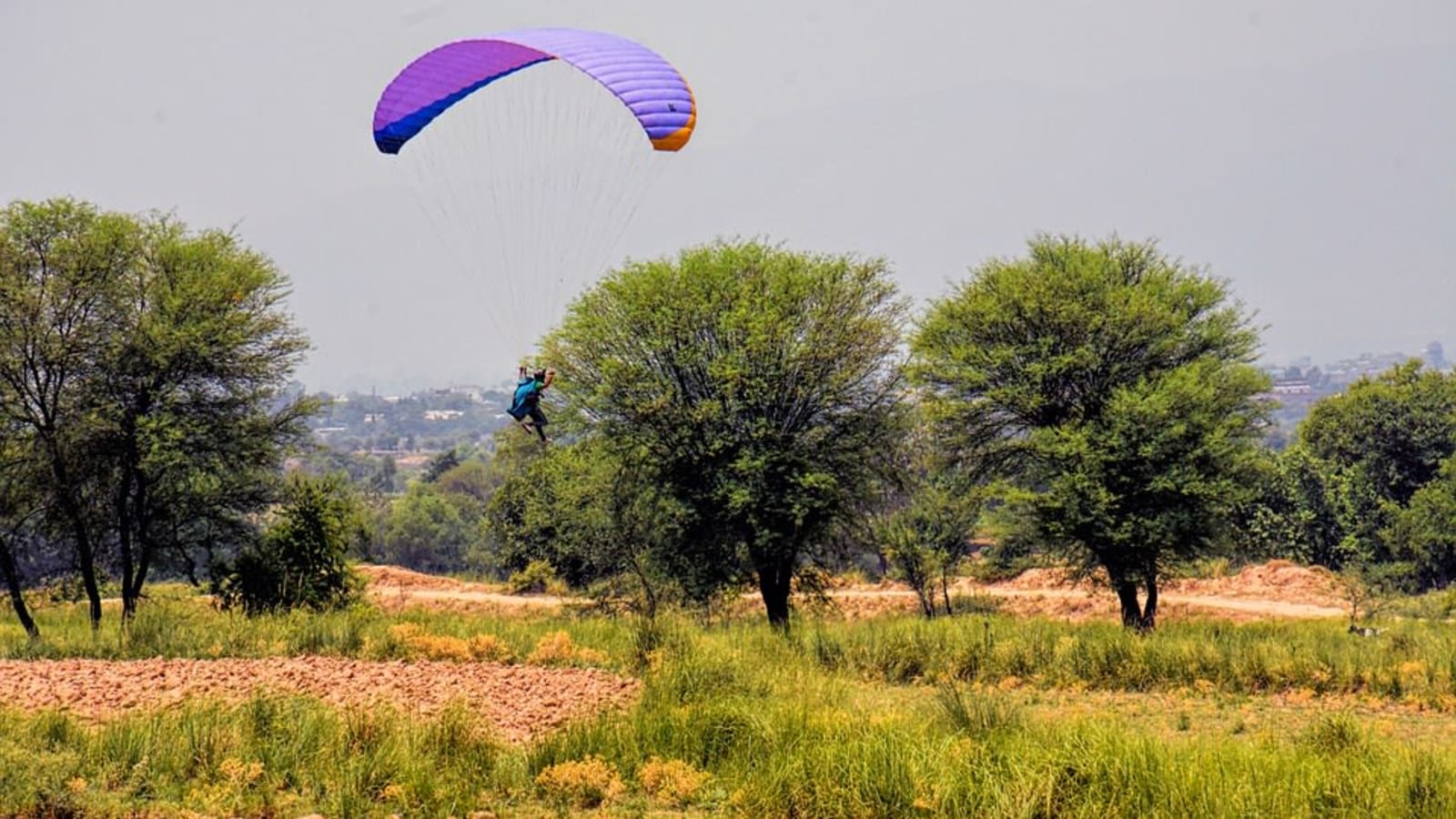 1-Day Khanpur Lake Adventure Tour from Lahore via Grand Trunk Road