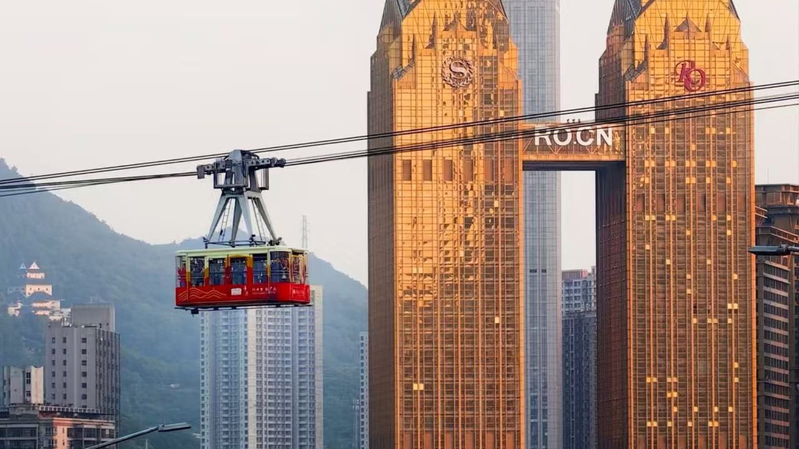 8-Hour Private Chongqing City Tour with Liziba and Ciqikou