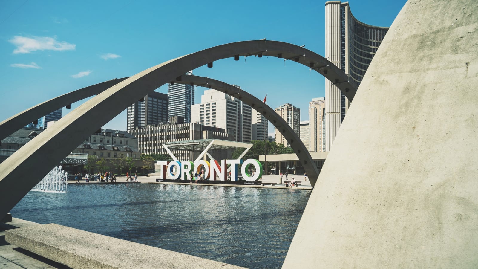 2-Hour Toronto Walking Tour with Chinatown and Distillery District