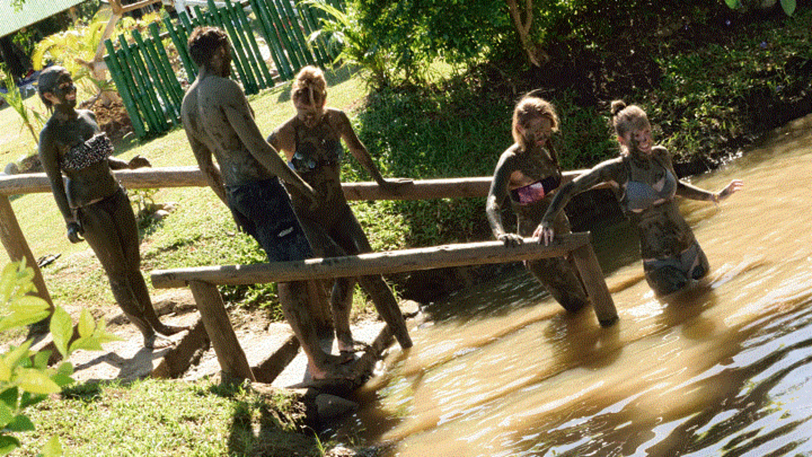 4-Hour Nadi Temple and Mud Pools Tour with Orchid Gardens