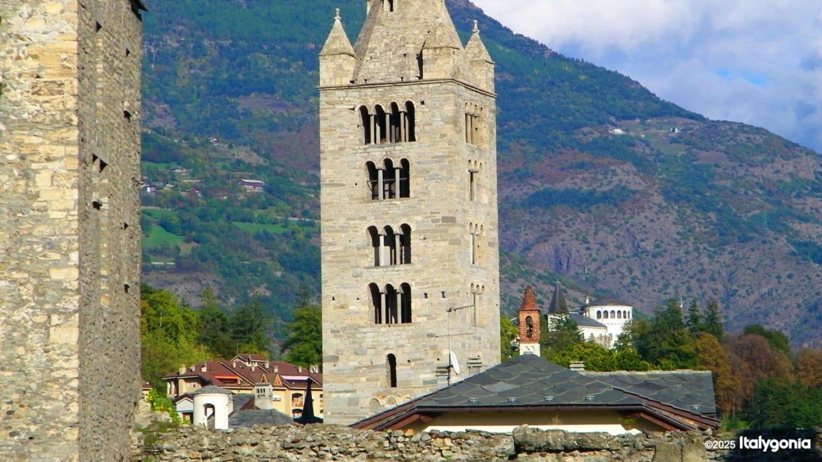 2-Hour Walking Tour of Aosta with Roman Monuments and Sant'Orso