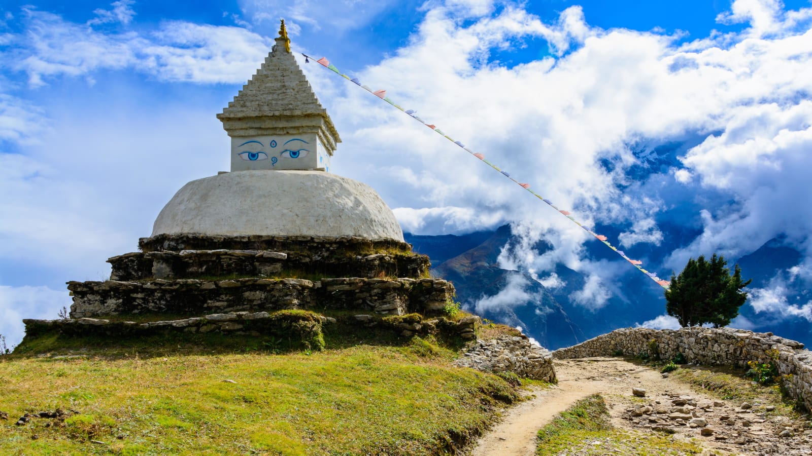 17-Day Everest Base Camp Trek from Kathmandu with Sherpa villages