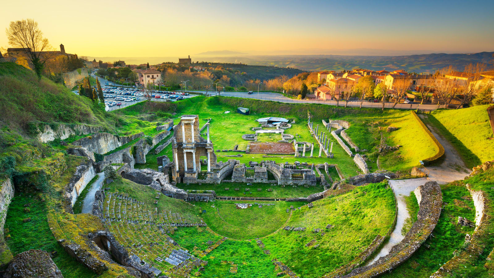 3-Hour Private Walking Tour of Volterra with Etruscan and Medieval Sights
