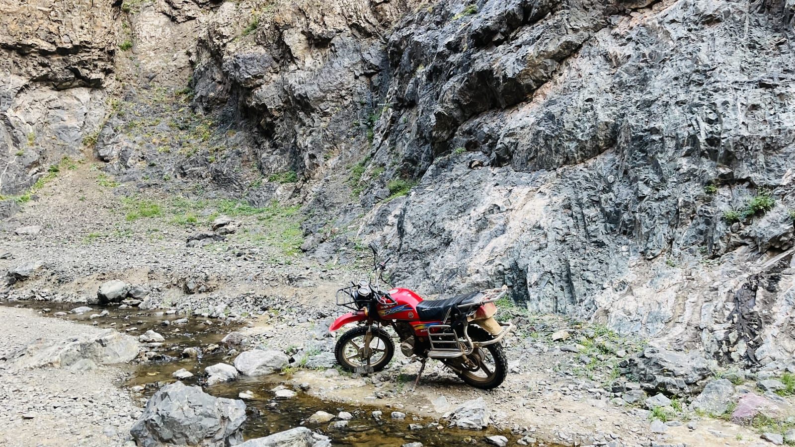 6-Day Gobi Desert Adventure in Mongolia with Nomadic Family Stays
