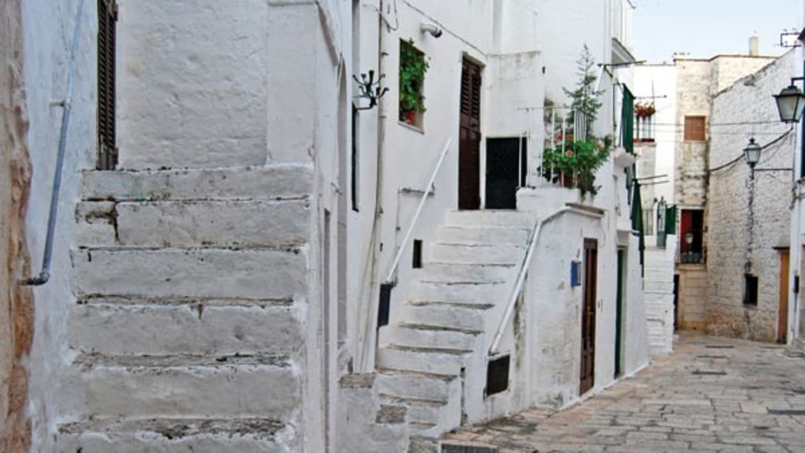 6-Hour Ostuni and Cisternino Tour with Bombette Cooking Class