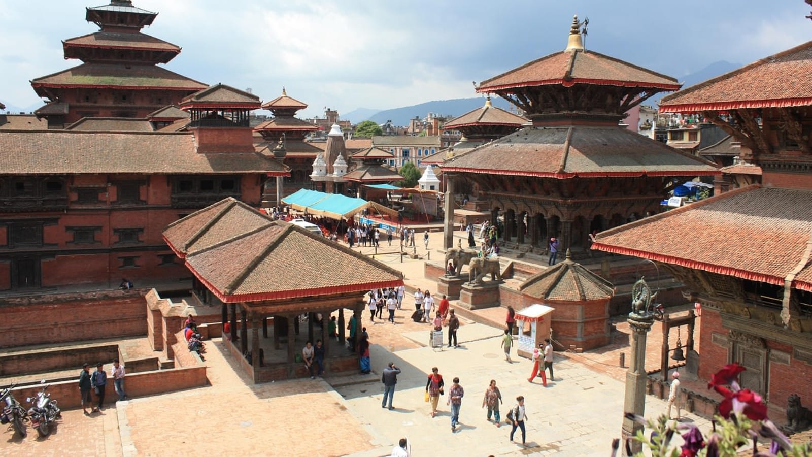 7-Day Nepal Cultural and Wildlife Tour with Chitwan and Pokhara