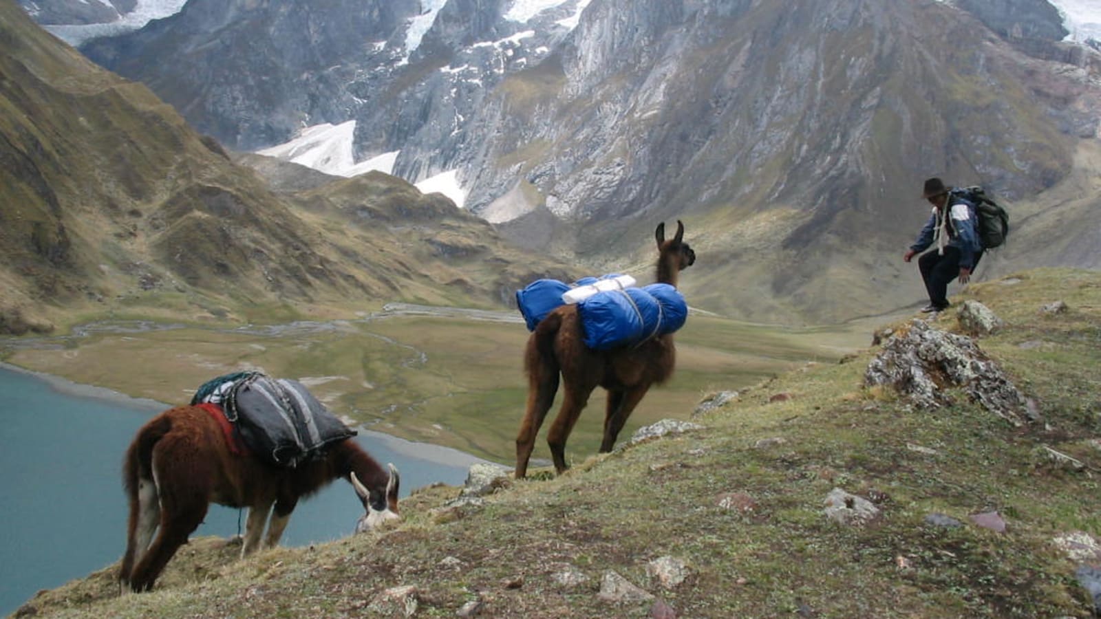 10-Day Huayhuash Trek from Huaraz with Inca Ruins and Lakes