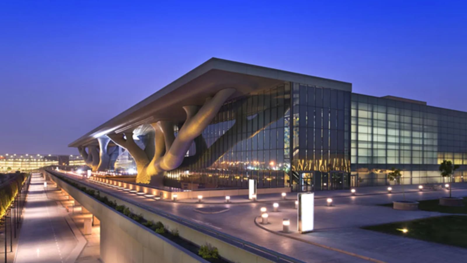 7-Hour Arabian Horses and Education City Tour in Al Rayyan