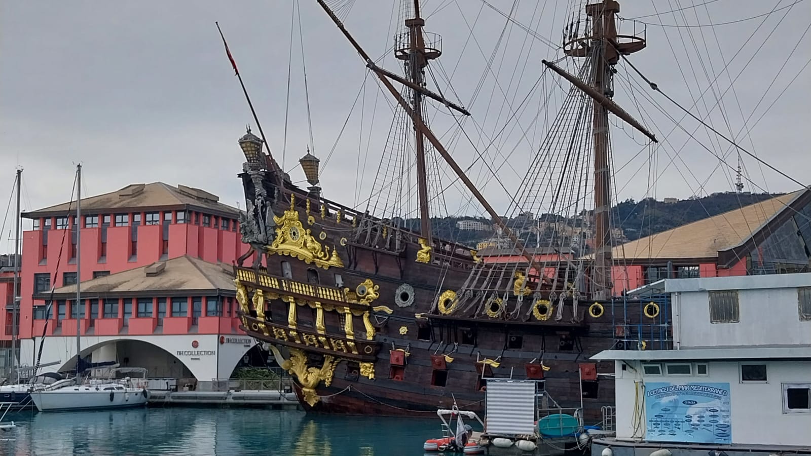 3-Hour Genoa Walking Tour with Via Garibaldi and Old Harbour