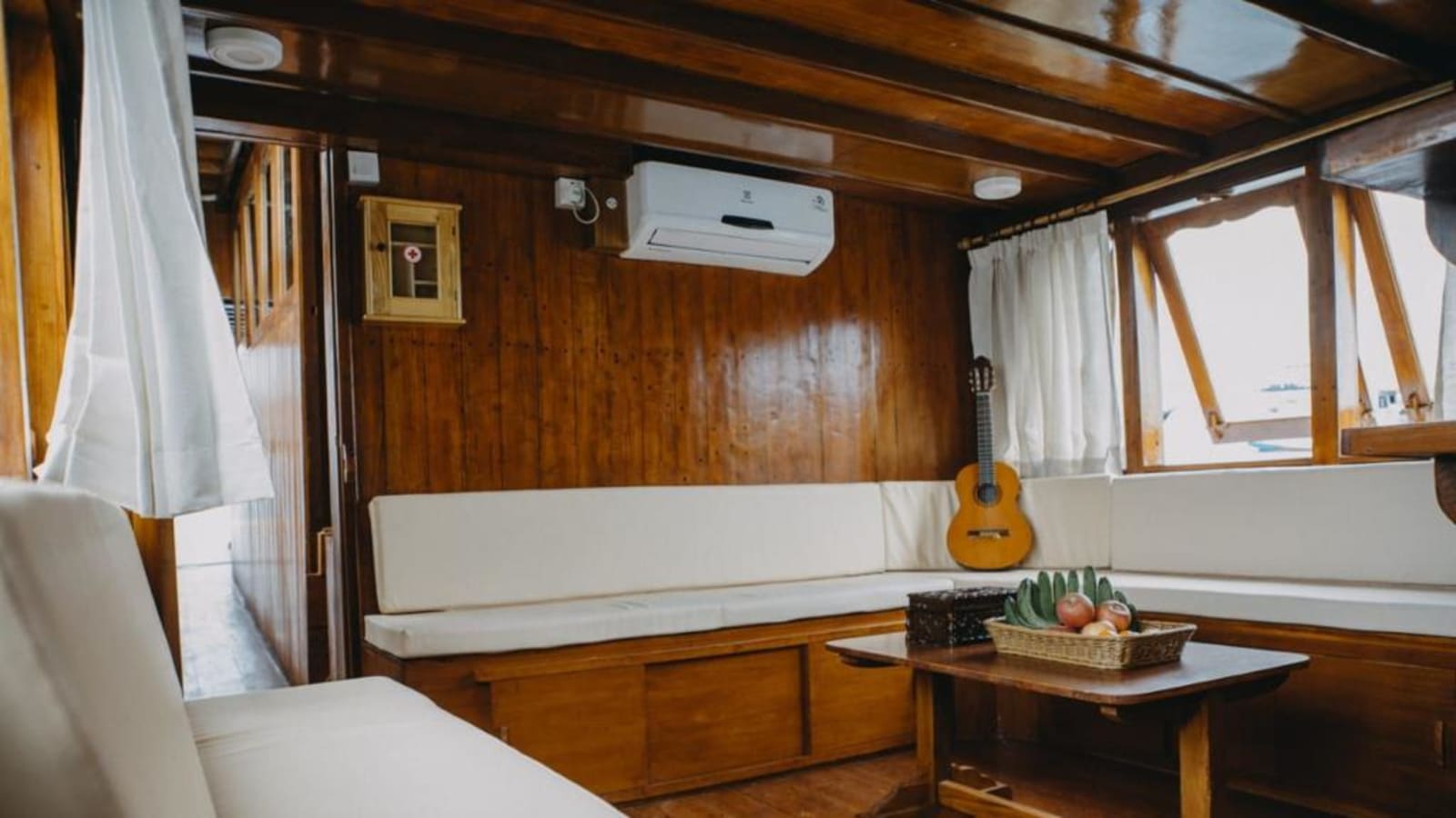 3-Day Komodo Phinisi Liveaboard from Labuan Bajo with Padar and Manta