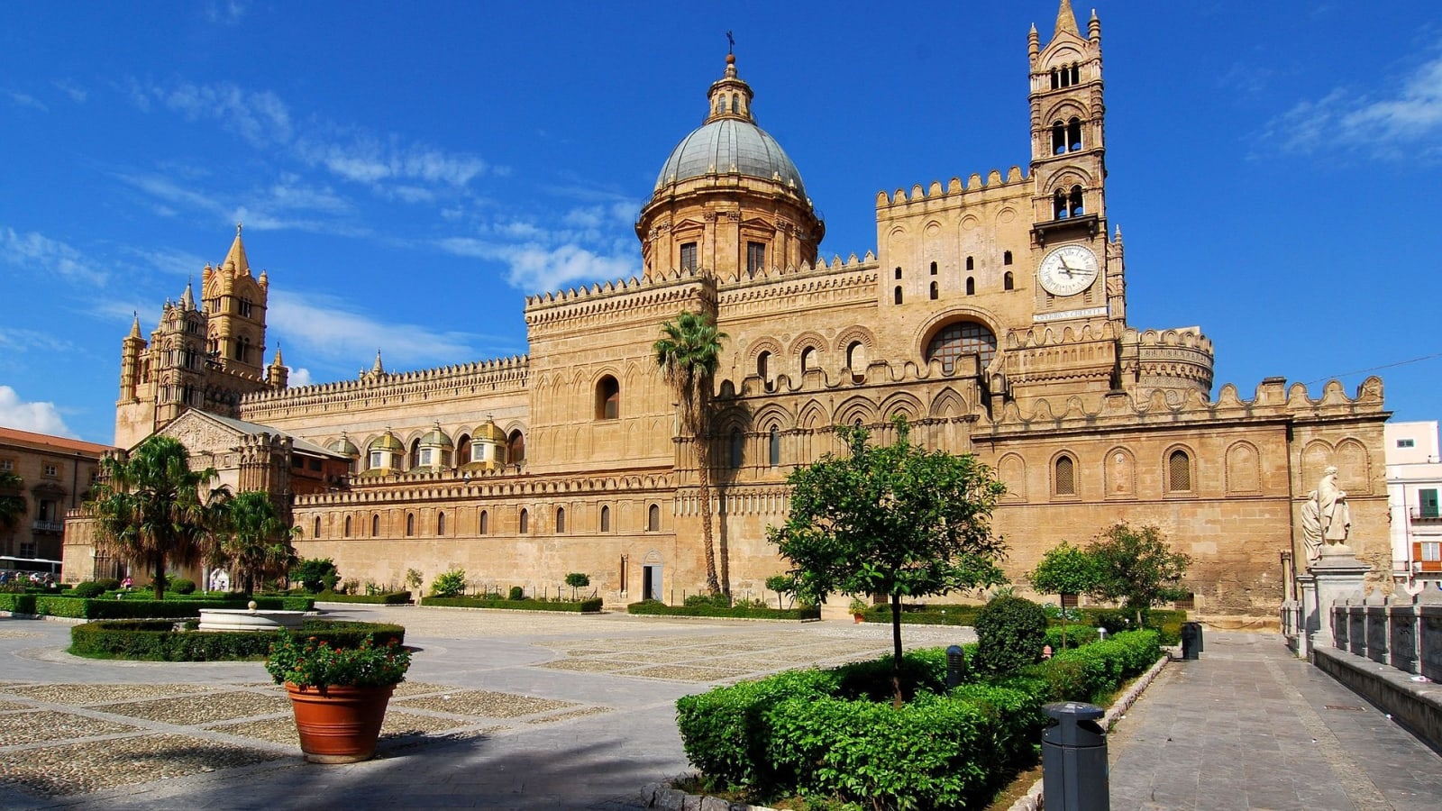 4-Hour Private Walking Tour of Palermo with a Puppet Workshop