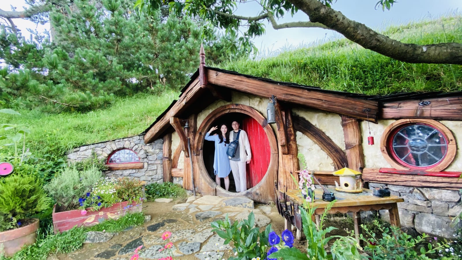 12-Hour Private Hobbiton and Waitomo Caves Tour from Auckland