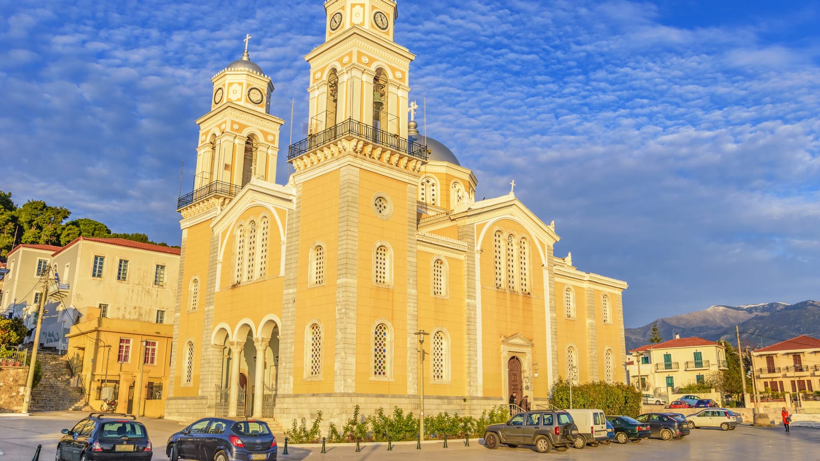 3-Hour Private Walking Tour of Kalamata with Castle and Old Town