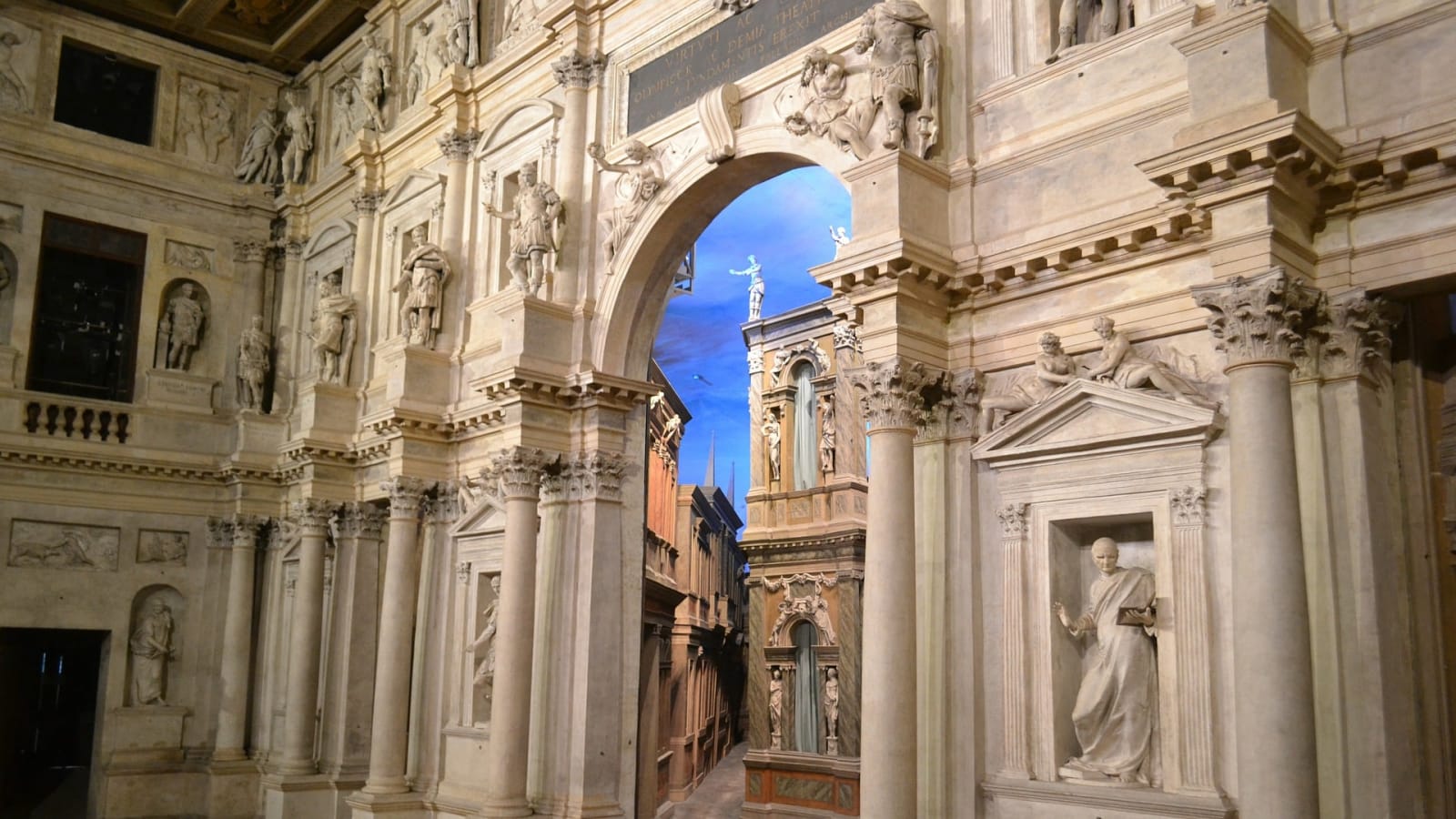 6-Hour Walking Tour of Vicenza with Palladian UNESCO Highlights