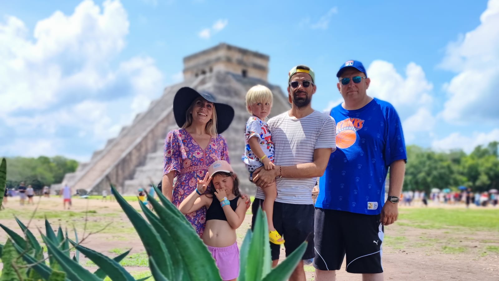 9-Hour Private Chichén Itzá Tour with Cenote Oxman and Valladolid