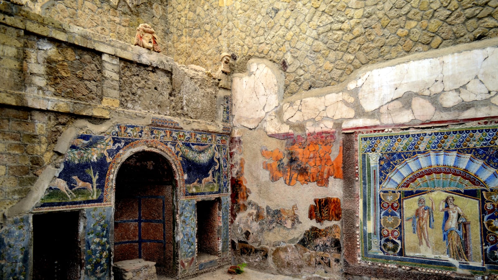 2-Hour Private Herculaneum Archaeological Tour with Expert Historians