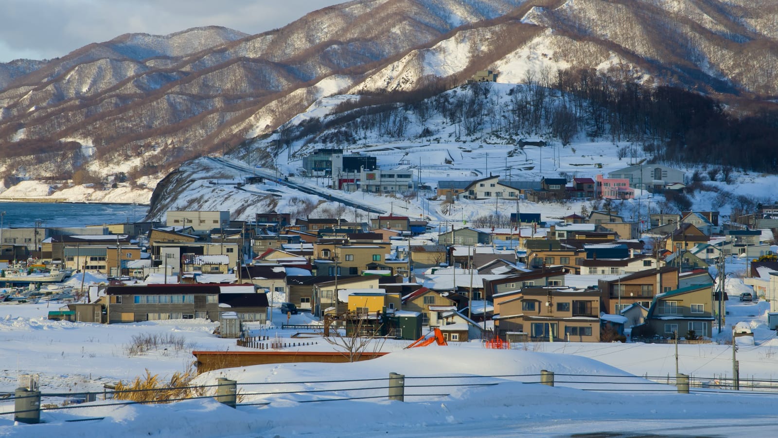 6-Hour Sapporo Highlights Tour with Candy-Making and Ski Jump Views