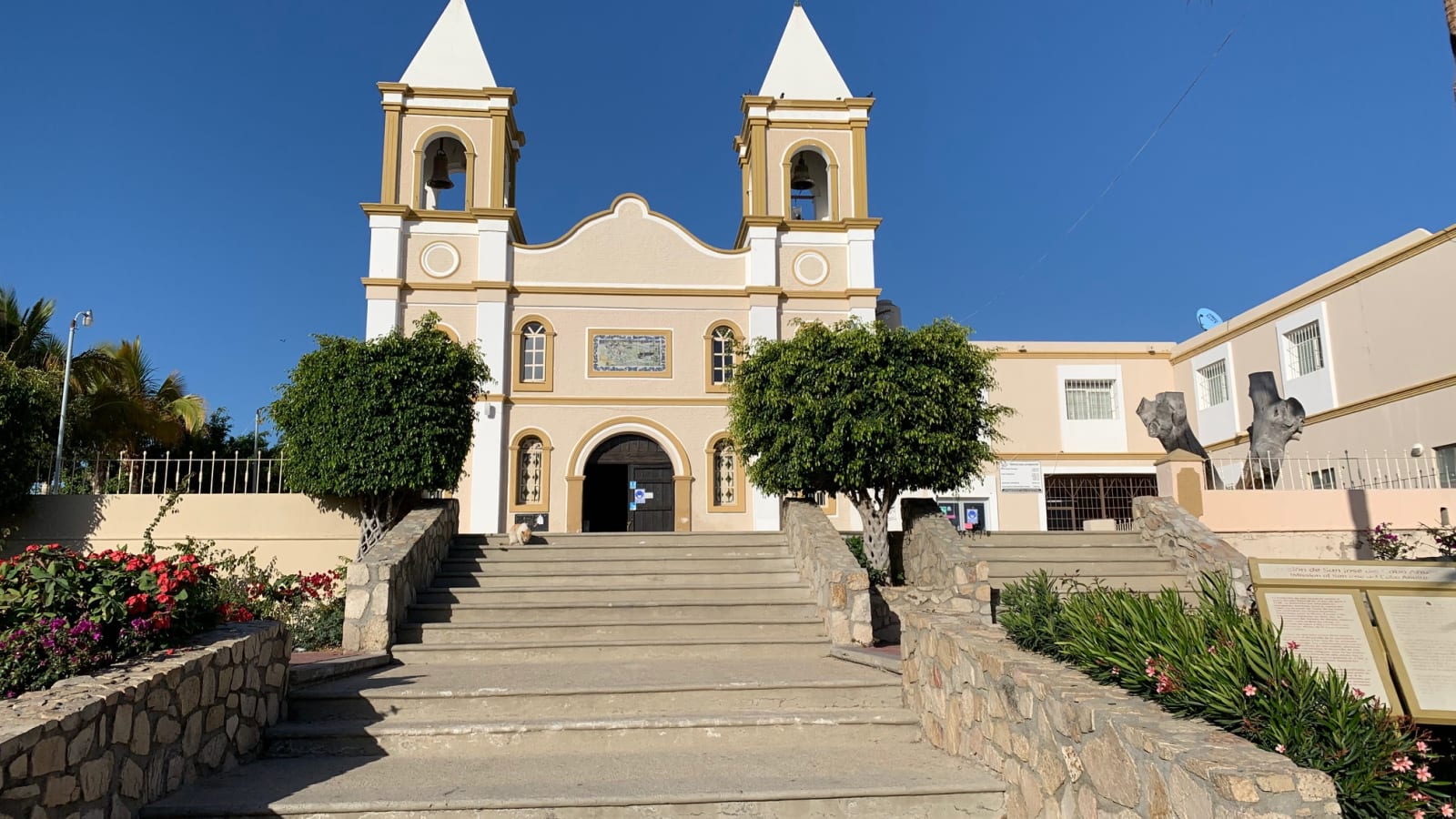 2-Hour Walking Tour of San José del Cabo with Churros Tasting