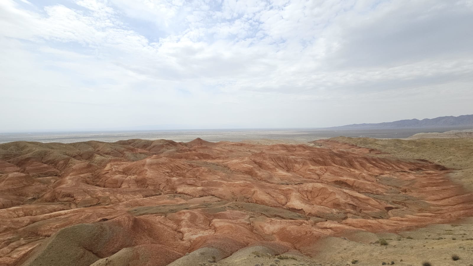 2-Day Almaty Desert Adventure with Singing Dune and Ak-Tau