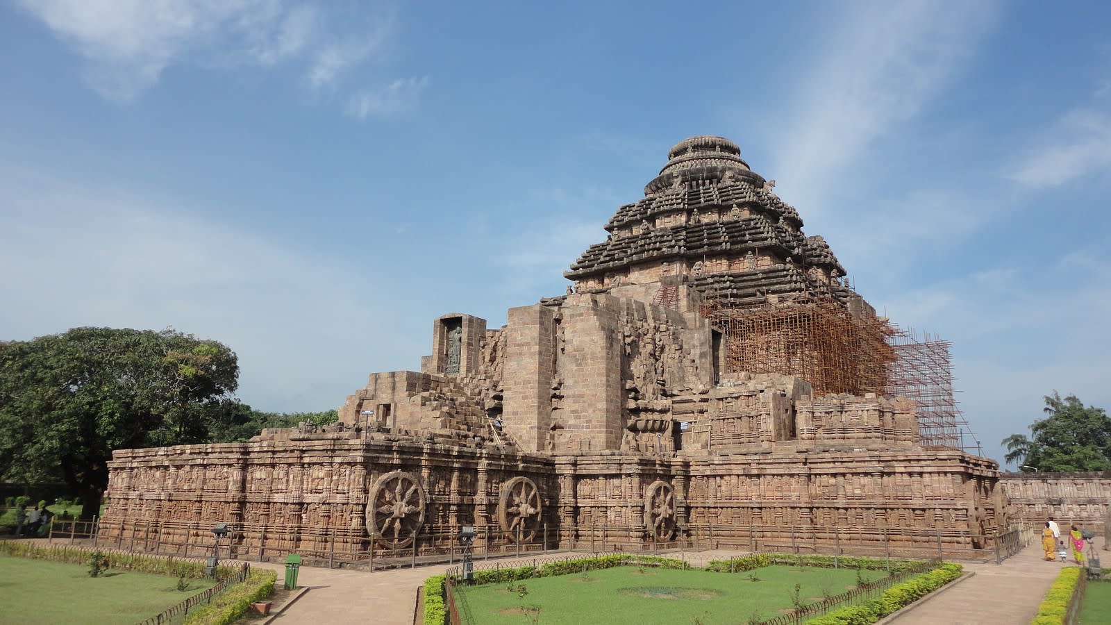 5-Day Odisha Honeymoon Tour with Puri Beach and Chilika Lake
