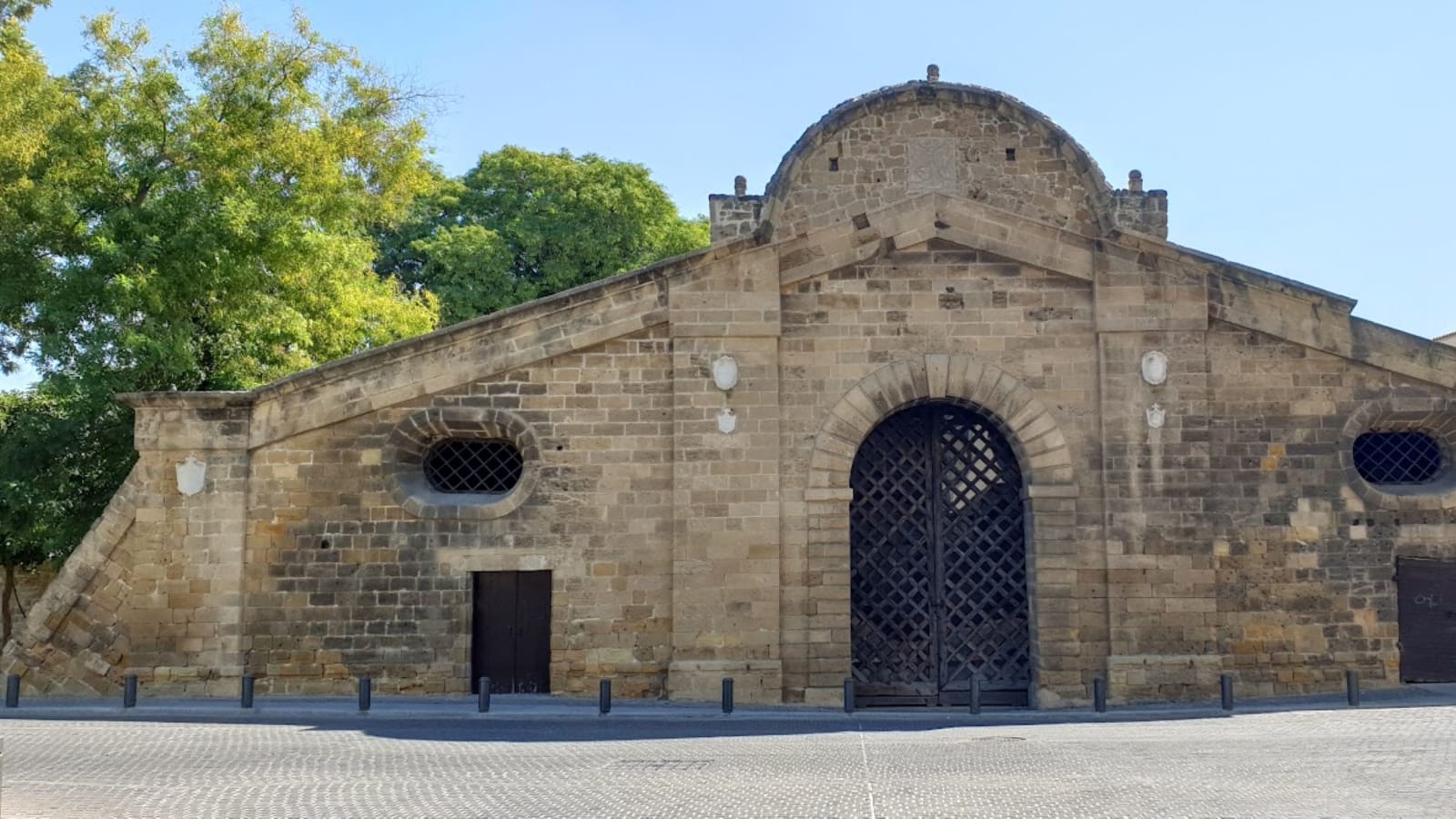 5-Hour Walking Tour of Nicosia with Buyuk Han and Cypriot Coffee