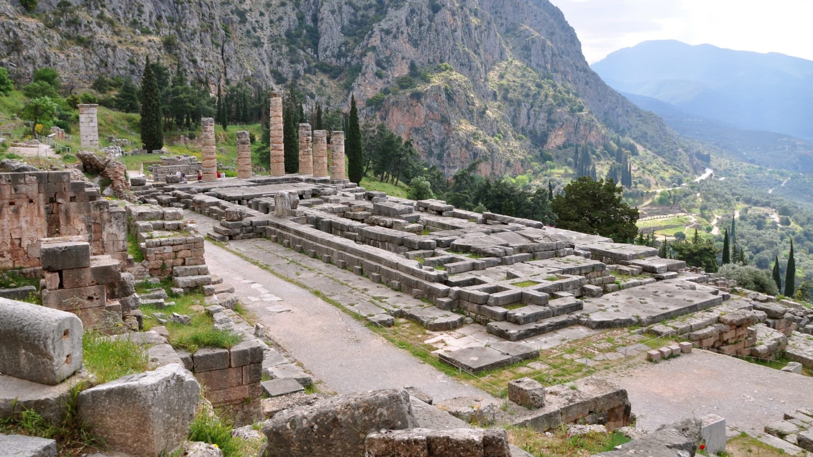 8-Hour Delphi History Tour from Athens with Museum Highlights