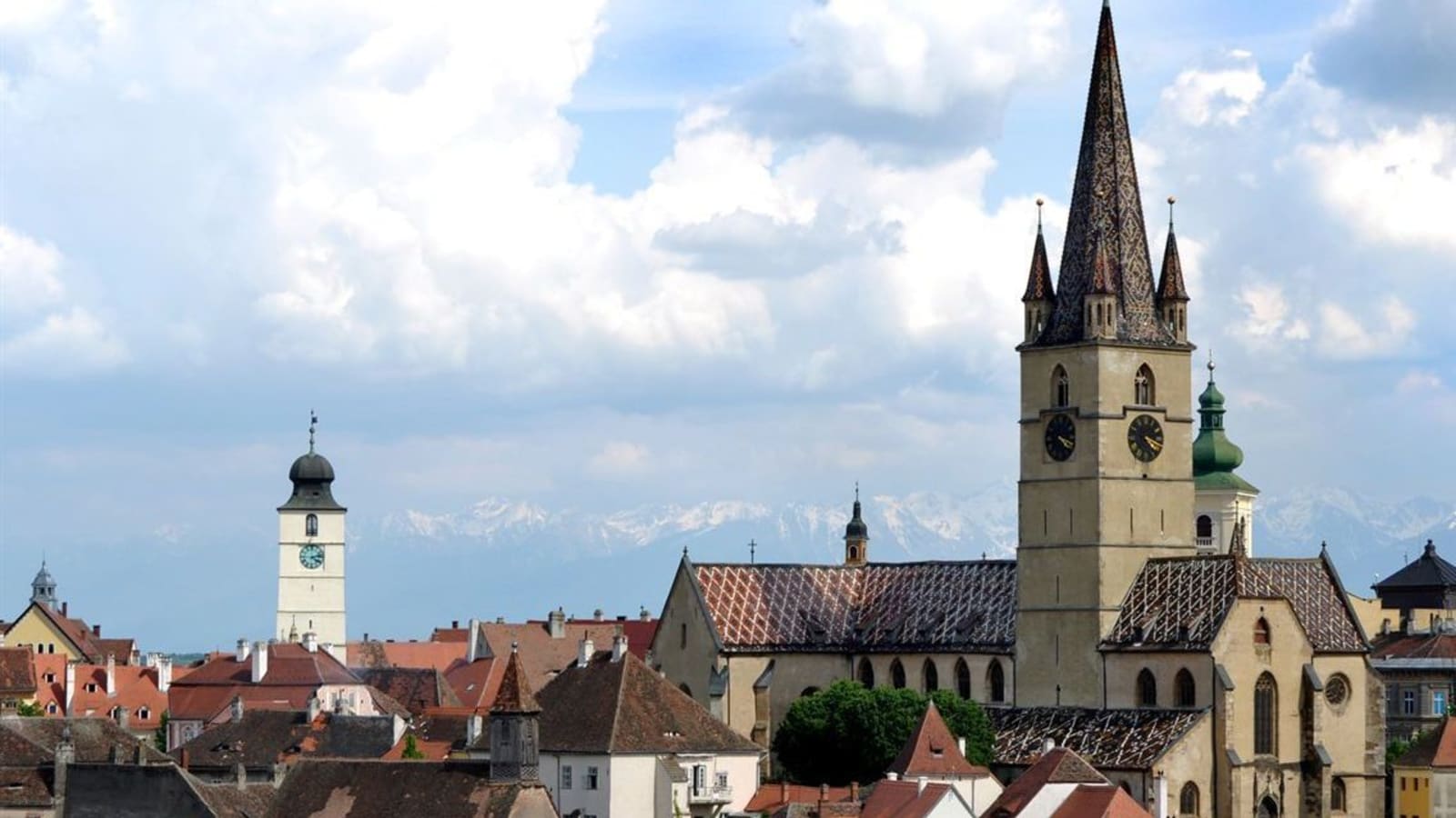 Full-Day Sibiu Architecture Tour with Cozia and Turnu Monasteries