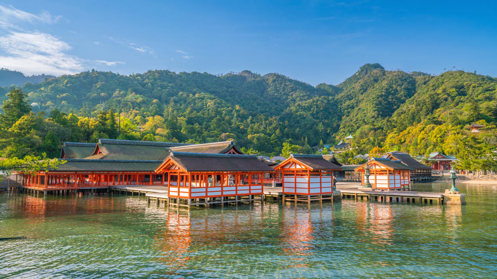 4-Hour Private Miyajima Tour with Itsukushima Shrine and Pagoda