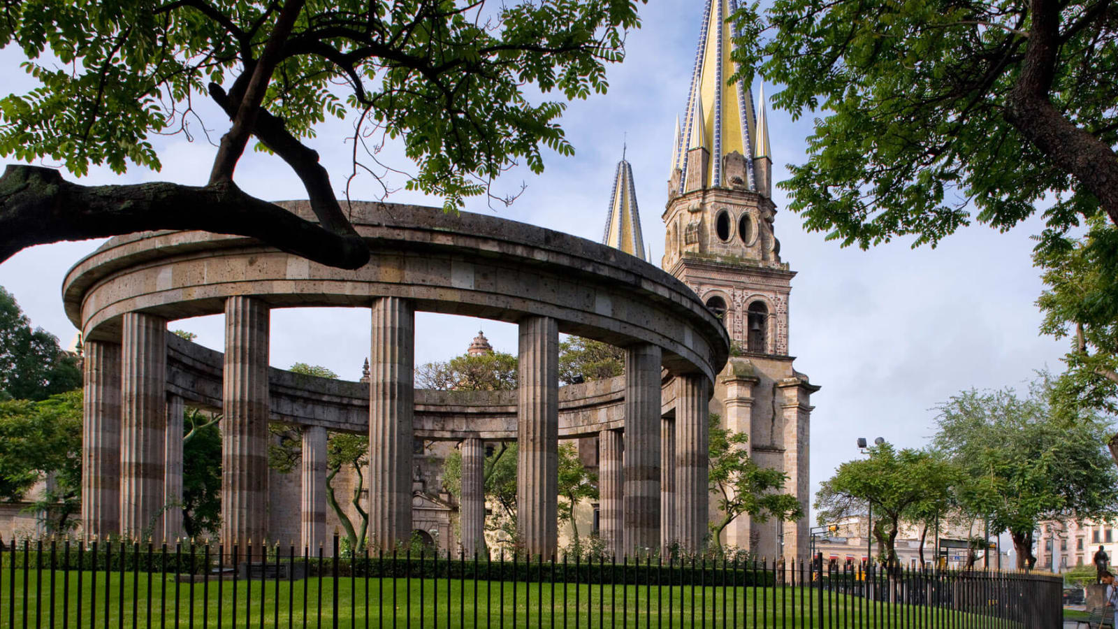 5-Hour Tlaquepaque Sightseeing Tour from Guadalajara with Wine Tasting