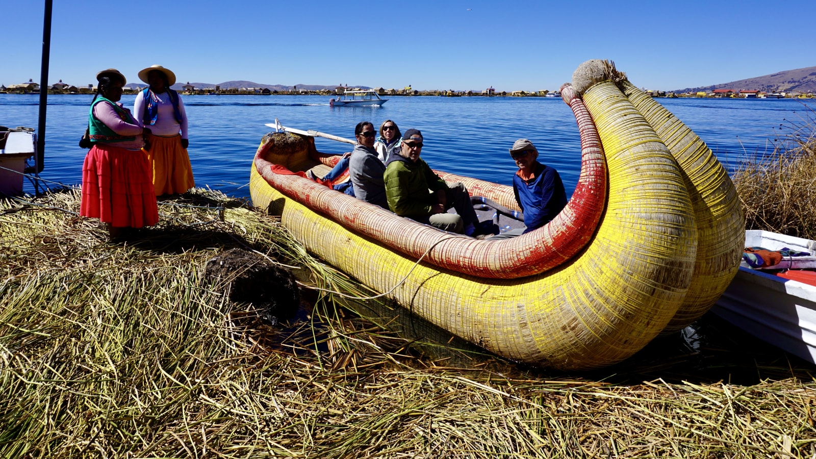 1-Day Lake Titicaca Tour to Uros and Taquile with Cultural Lunch