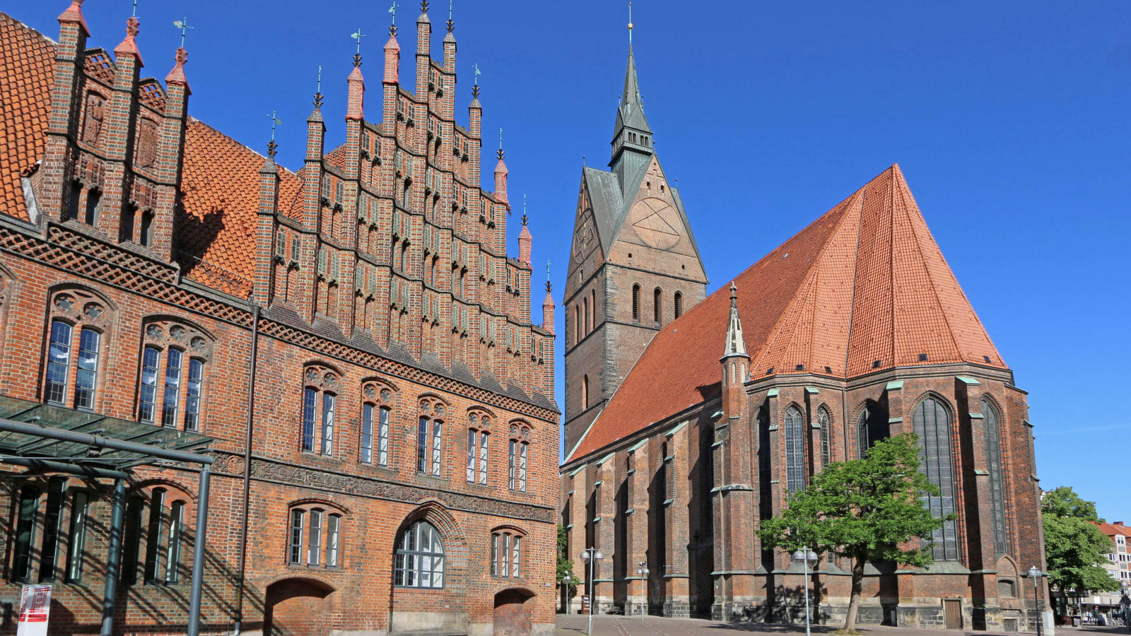 2-Hour Hannover Walking Tour with Old Town and New Town Hall