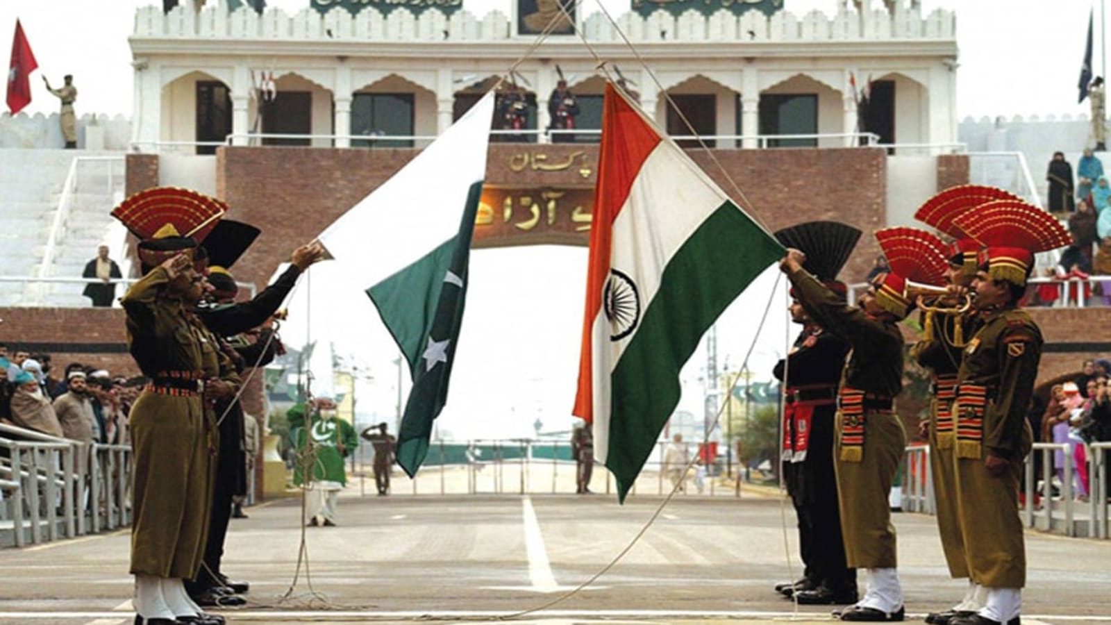 10-Day Mughal and Sufi Heritage Tour of Pakistan with Mohenjo-Daro