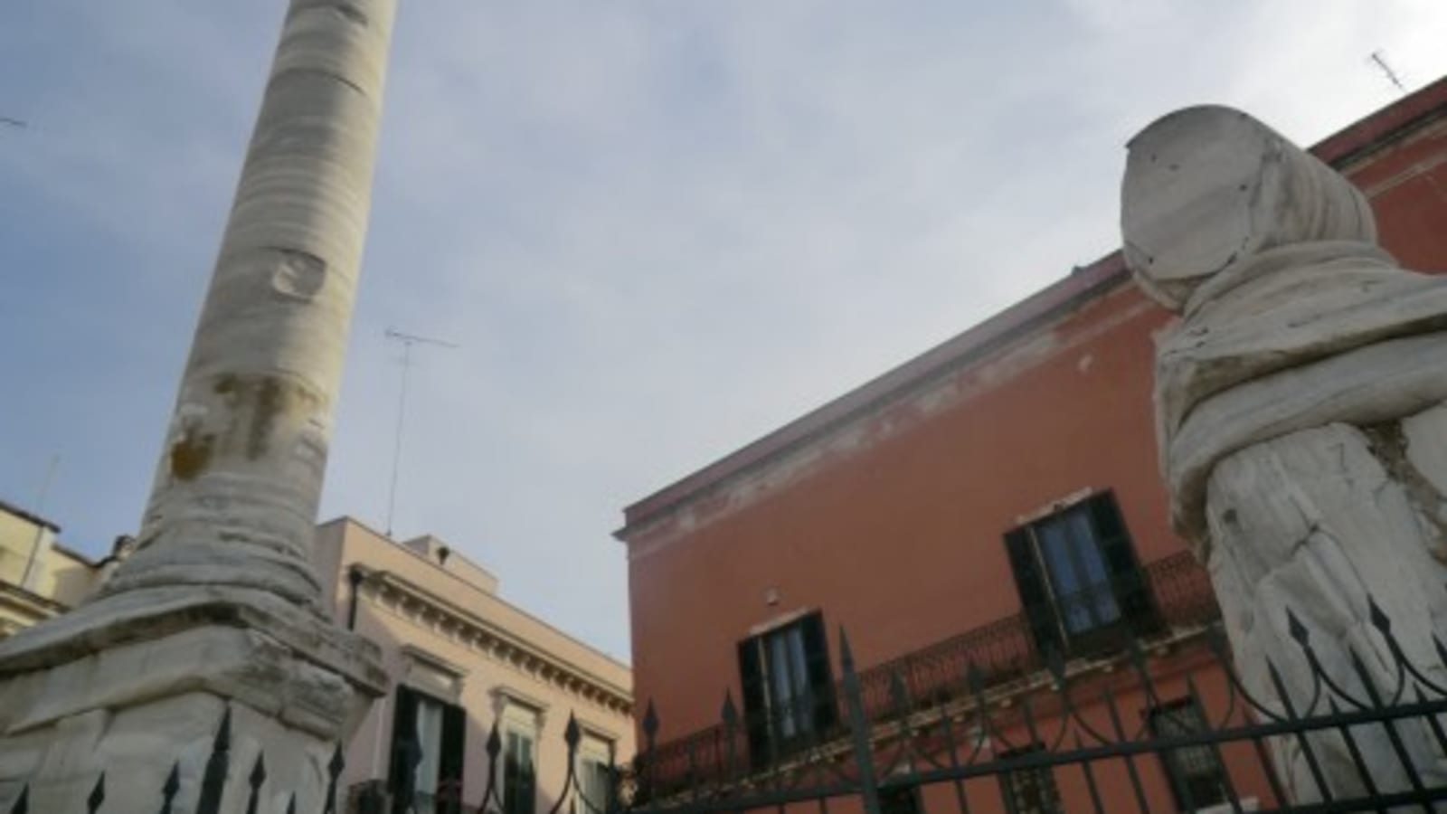 2-Hour Brindisi Cathedrals and Museums Tour with Roman Heritage