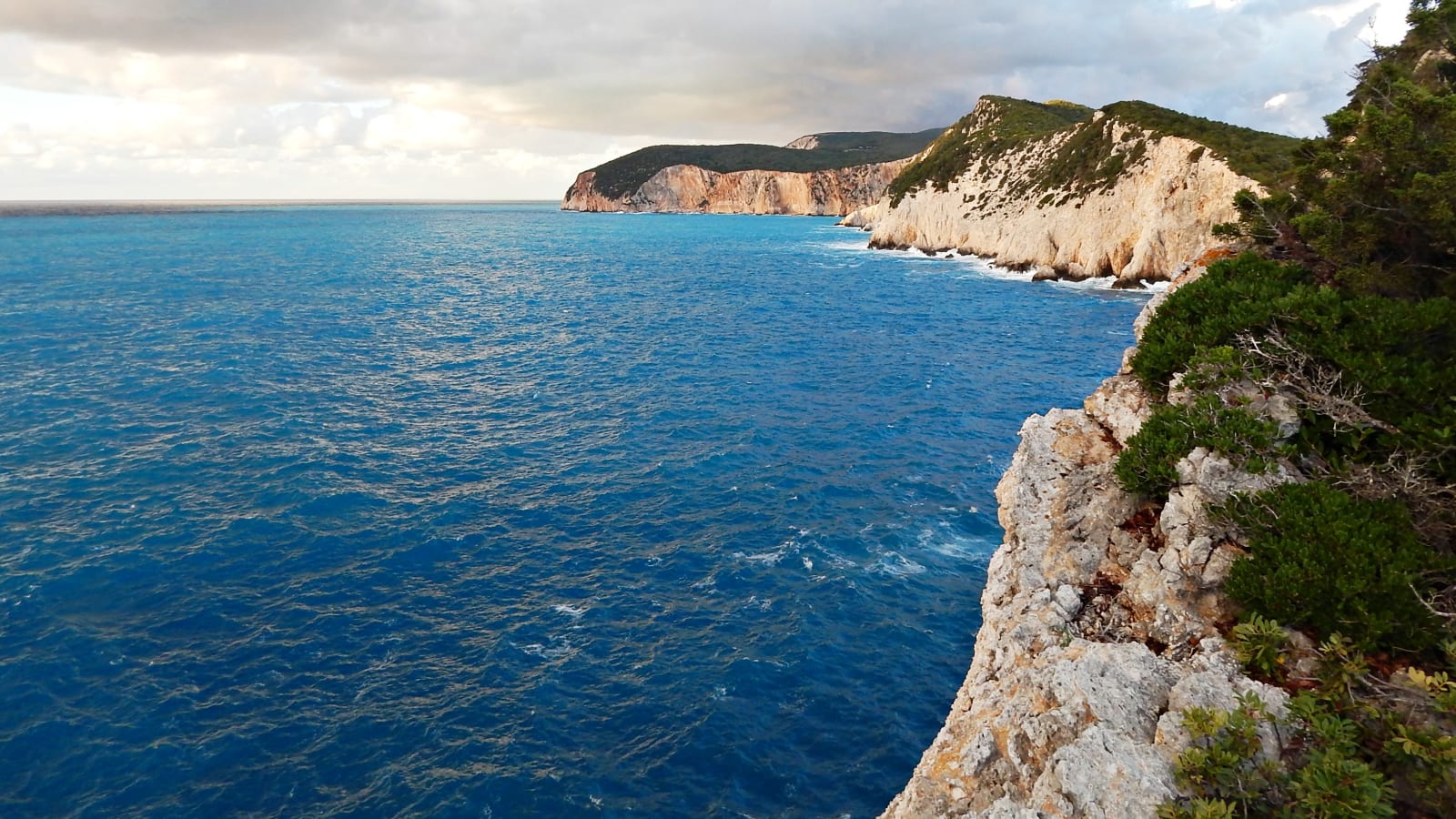 10-Day Central Greece Slow Travel Tour from Igoumenitsa with Meteora