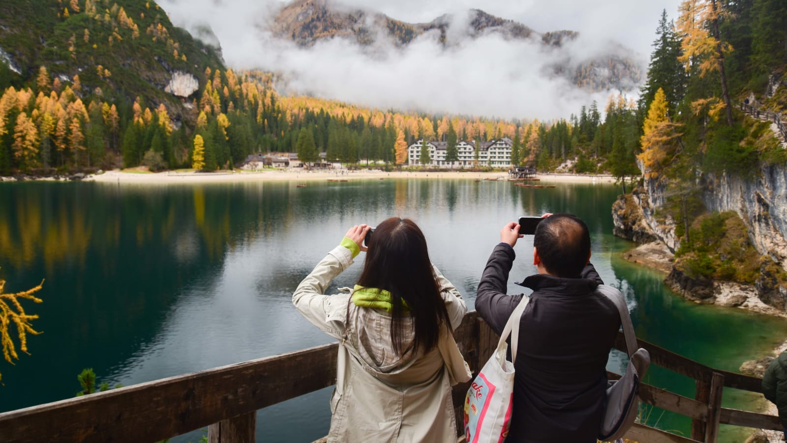 Full-Day Lago di Braies Loop Hike with Scenic Alpine Lake Views