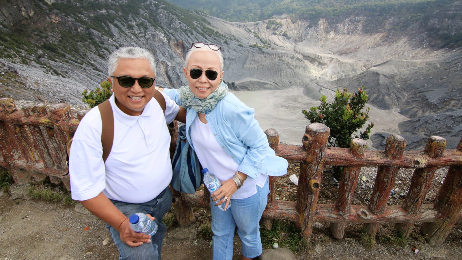 12-Hour Bandung Highland Tour with Tangkuban Perahu and Shopping
