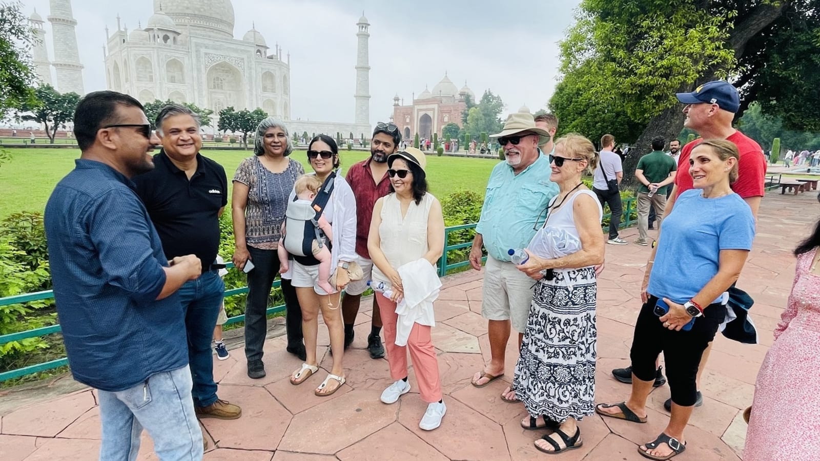 12-Hour Sunrise Taj Mahal Tour from Delhi with Agra Fort