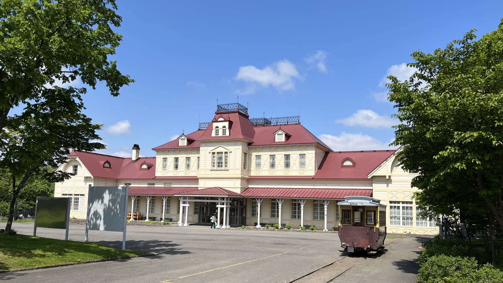 8.5-Hour Sapporo History Tour with Beer Museum Tasting