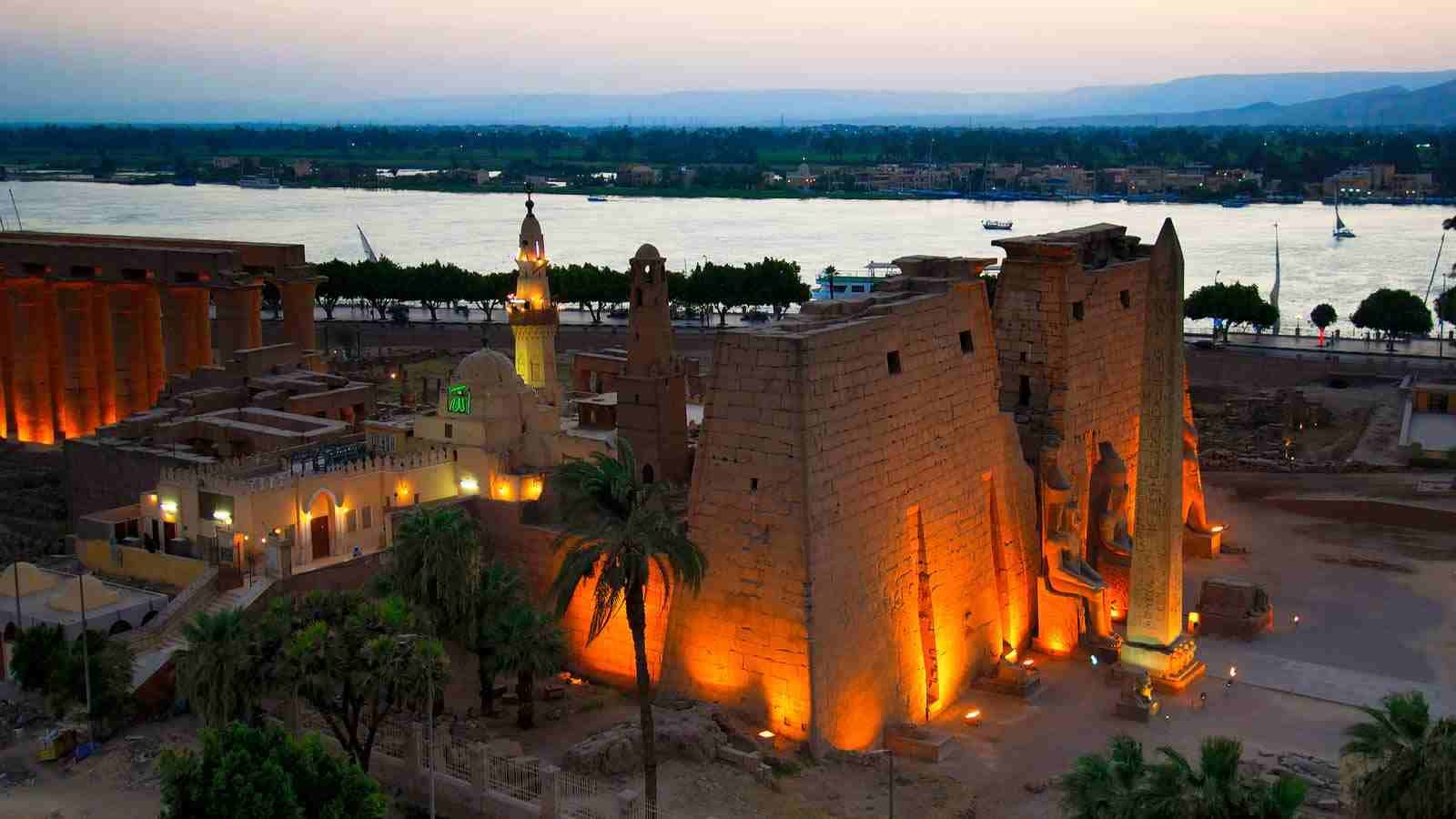 1-Day Luxor Temples and Tombs Tour from Safaga Port with Karnak