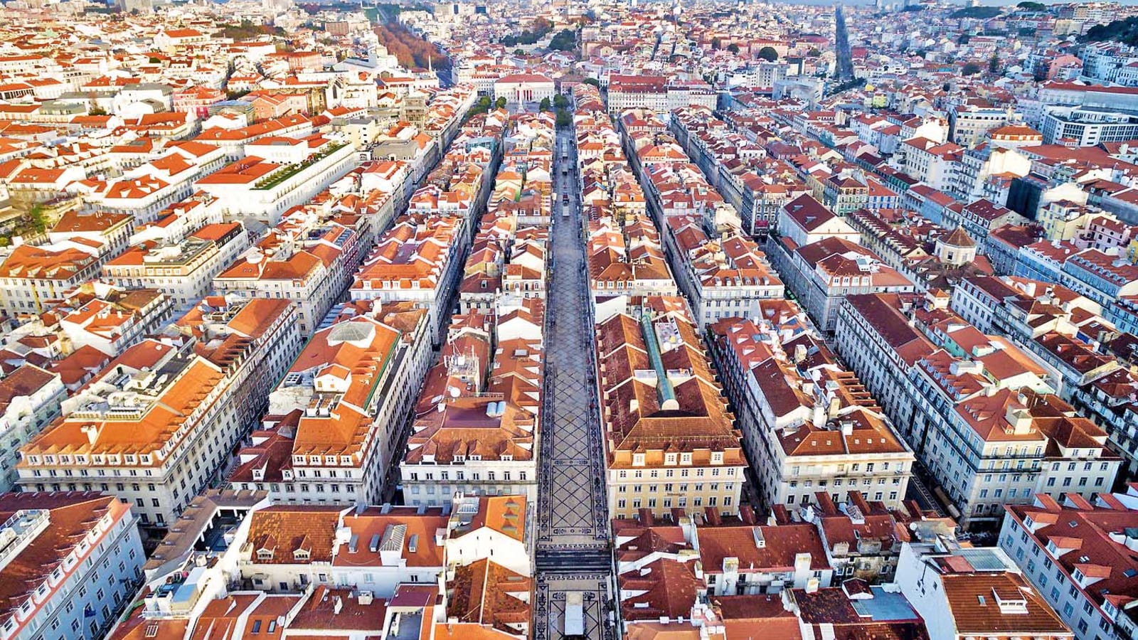 4-Hour Lisbon City Tour with Tram Ride and Traditional Tastings