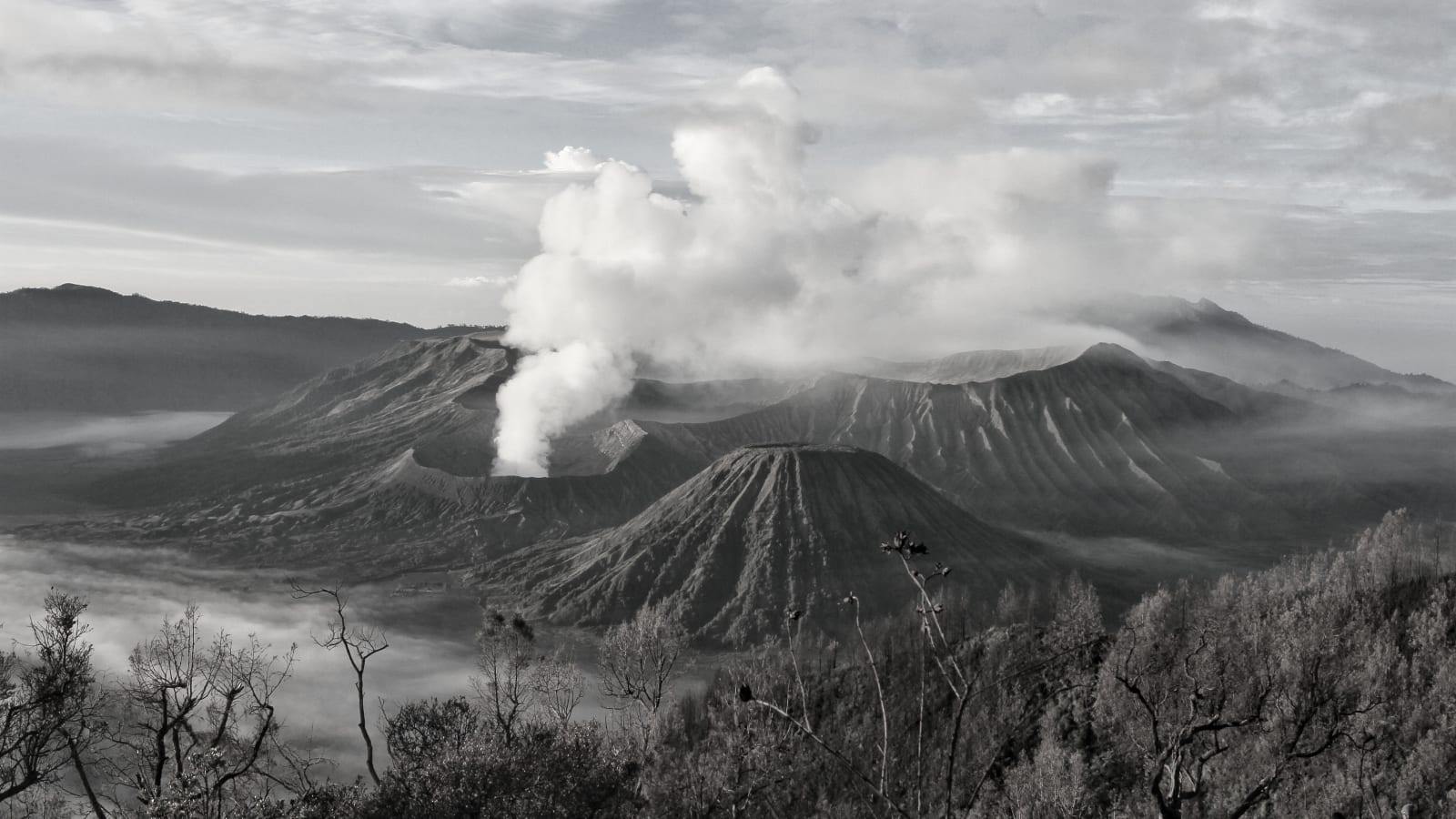 5-Day Mount Bromo and Semeru Trek with Mahameru Summit