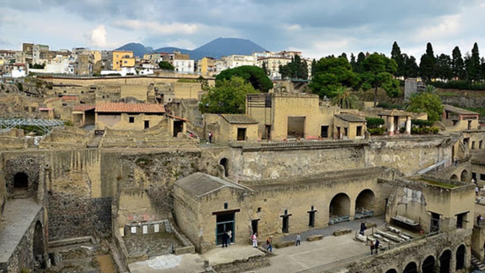 4-Hour Herculaneum Ruins Tour with Preserved Roman Artefacts
