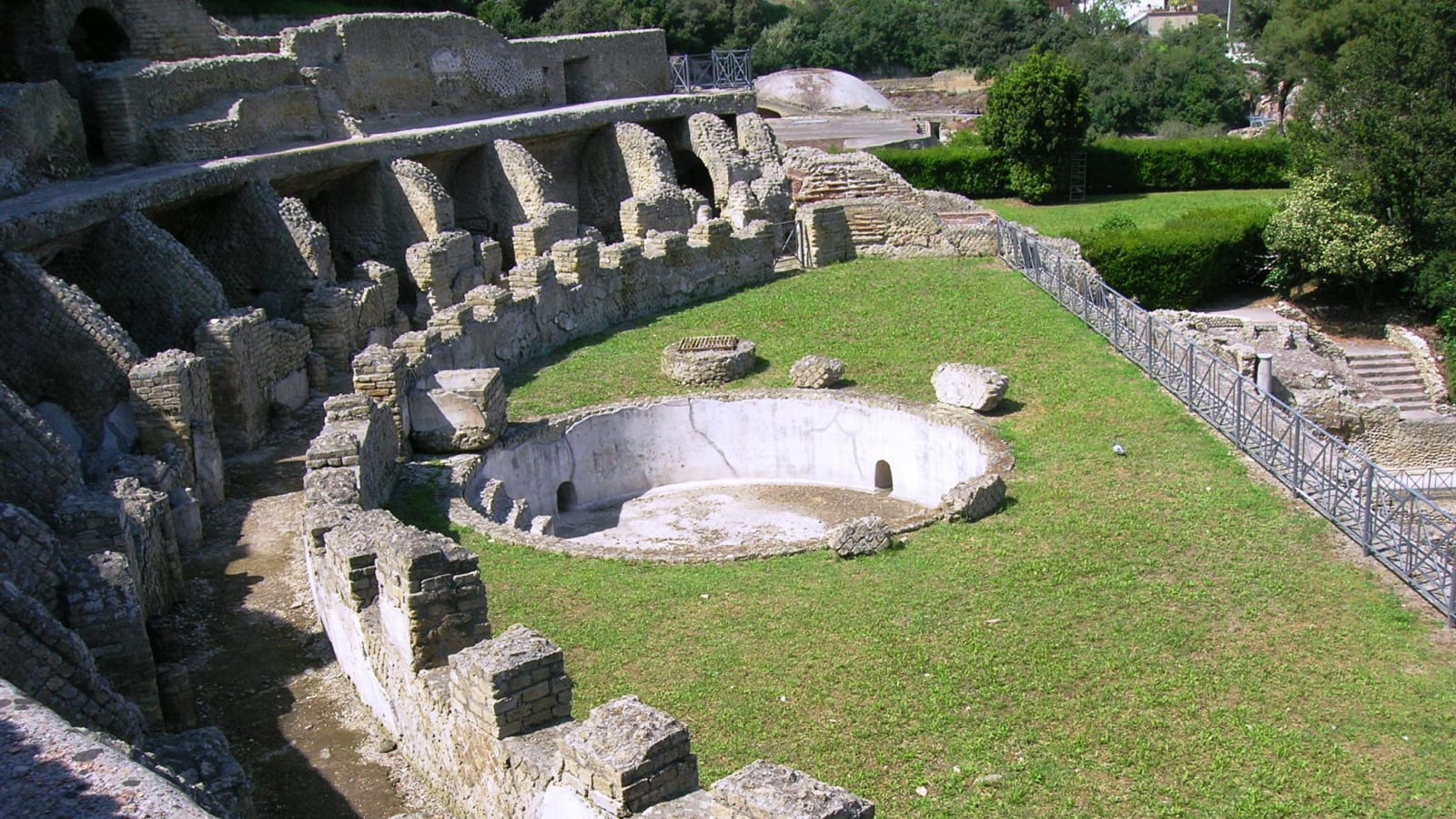 8-Hour Phlegraean Fields Tour from Pozzuoli with Lake Avernus