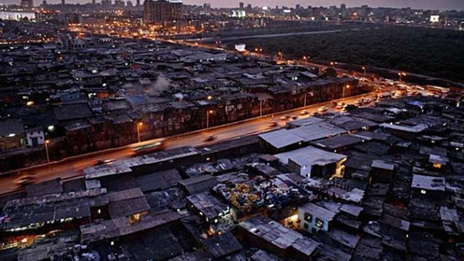 2-Hour Dharavi Walking Tour in Mumbai with Local Industries