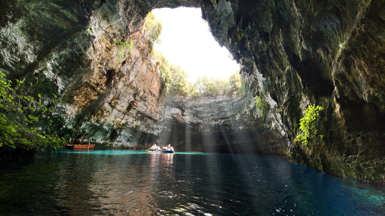 5-Hour Cephalonia Highlights Tour with Melissani Lake and Myrtos
