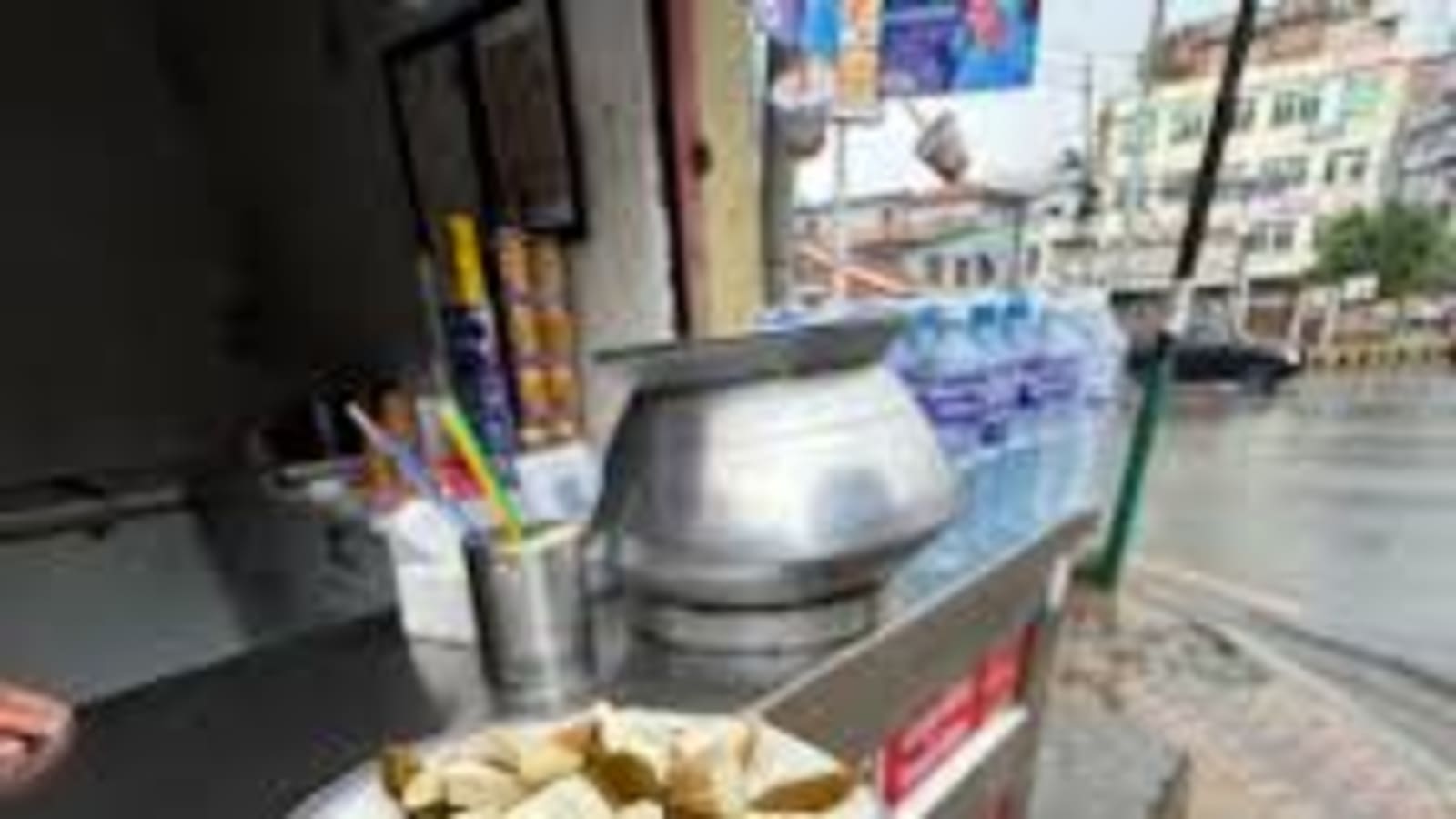 3-Hour Kathmandu Food and Drink Walking Tour through Thamel and Ason
